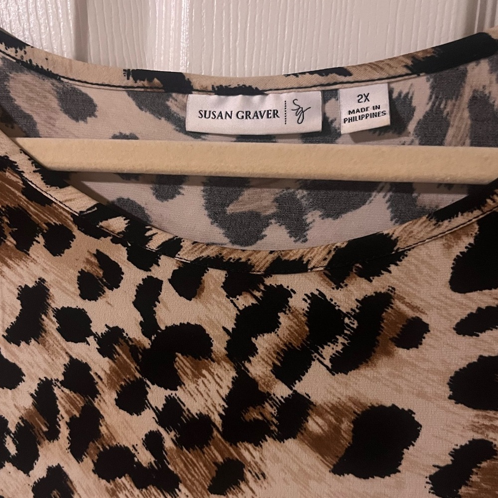 Leopard top - Picture 2 of 2